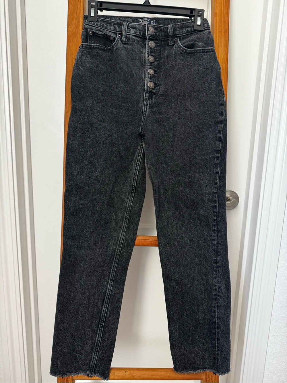 Abercrombie & Fitch Ultra High-Rise Straight size 26 Washed Black. Button Fly.